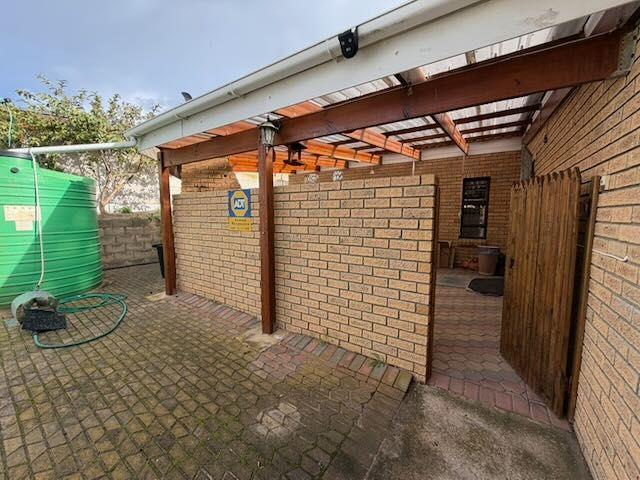 3 Bedroom Property for Sale in Fraaiuitsig Western Cape